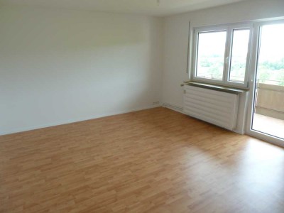 Für Kapitalanleger: Vermietete 3-Zimmer-Wohnung mit Garage, Balkon, Keller in Weikersheim