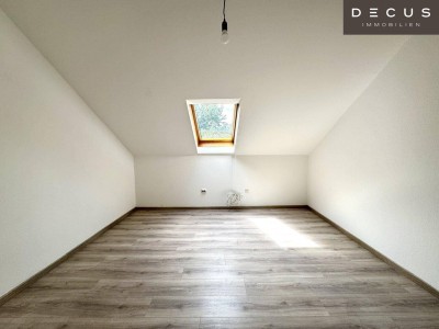 | CHARMANTE DACHGESCHOSSWOHNUNG | HELL &amp; ZENTRAL | 4. OG | IDEAL FÜR SINGLES &amp; STUDENTEN | TOP LAGE | NÄHE UNI