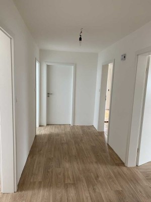 Schöne modernisierte 3-Zimmer-DG-Wohnung in Kümmersbruck