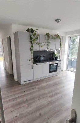 Helle neuwertige 2-Zimmer Wohnung mit Terrasse und Einbauküche in Herzogenaurach