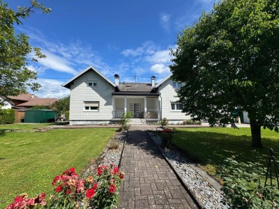 Sanierungsbedürftiges Haus mit Garten und Erweiterungsmöglichkeit