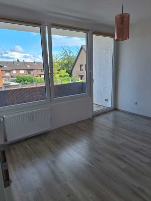 Helle 4-Zimmer-Wohnung mit Balkon und Stellplatz im Zentrum von Kerpen, provisionsfrei!