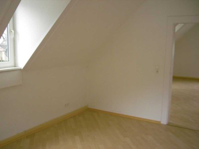 Helle, moderne 2 Zimmer Dachgeschosswohnung im Herzen von Sonnenberg - PROVISIONSFREI -