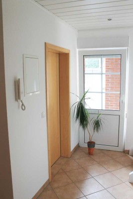 5 Zimmer, Wohnküche, Bad, Etagenwohnung, mit Eckwanne und Gäste-WC, tolle Ausstattung! Ab 15.04.2025