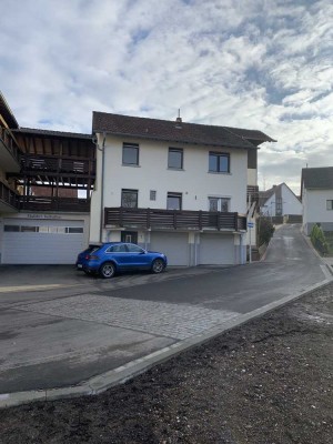 Modernisiertes Einfamilienhaus mit 10 Zimmern in Kaiserslautern-Siegelbach