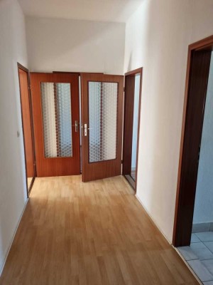 Geräumige 3-Raum-Wohnung mit EBK und Balkon in Schönefeld