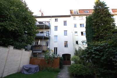 Dachgeschoß 90 m2 4 Zimmer 10 m2 Südterrasse -- dzt. vermtt.