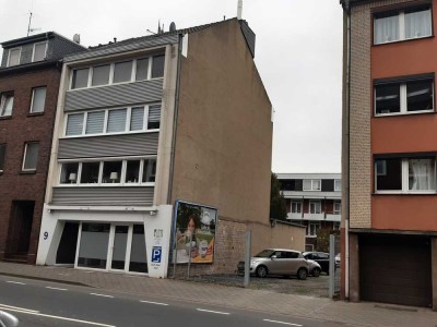 Wohn- und Geschäftshaus mit Freifläche / Baulücke in zentraler Lage von Düren -komplett vermietet-