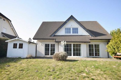 Wunderschönes, freistehendes Einfamilienhaus in idyllischer Wohnlage...
