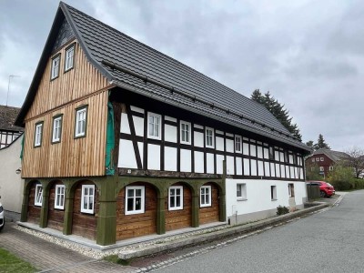 Schickes Haus mit Ausbaumöglichkeit!
Umgebindewohnhaus mit Garage und Carport