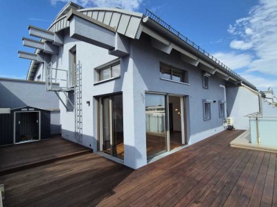 FOR THE DISTINGUISHED! Two-story penthouse with kitchen, AC, and parking space *18 minutes to Clay*