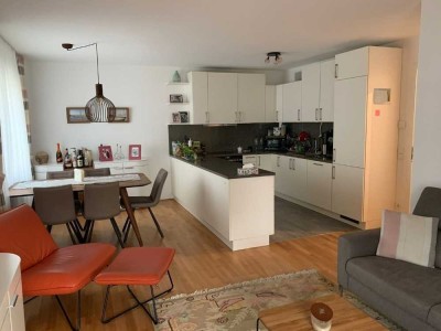 4 Zi.-Wohnung, Neubau, 2 Bäder, Balkon, sehr gute Infrastruktur, hell und ruhig,  zu vermieten.