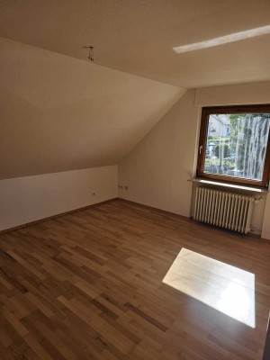 Schöne und gepflegte 3-Zimmer-Wohnung mit Balkon und EBK in Heidenheim an der Brenz