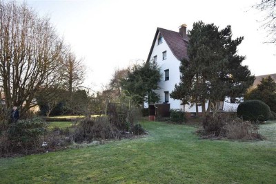 Einfamilienhaus auf parkähnlichem Grundstück im Herzen von Rosdorf