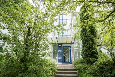 Gepflegte 2-Zimmer-Etagenwohnung mit Balkon und Garagenstellplatz in Stuttgart-Riedenberg