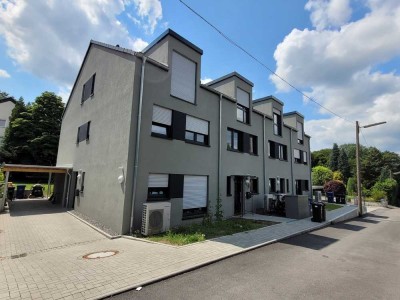 Ihr Perfektes Eigenheim: modernes Reiheneckhaus mit Garten und Doppelstellplatz