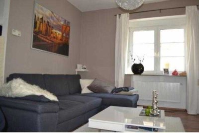Traumhaft schöne renovierte 2 ZKB-Wohnung in Ehrenbreistein! Blick auf Festung! top!