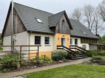 Einfamilienhaus  - Schlossblick, großem Grundstück und viel Nebengelass