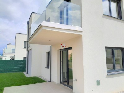 Neuwertiges Einfamilienhaus mit Garten, Balkon und Terrasse in Biedermannsdorf!