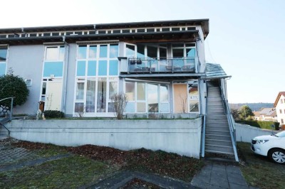 Begehrte Wohngegend – Provisionsfreie Erdgeschosswohnung mit viel Komfort - Balkon & Stellplatz