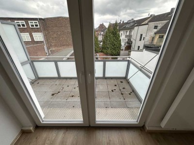 Helle 2-Zimmer-Wohnung mit Balkon in zentraler Lage – frisch renoviert
