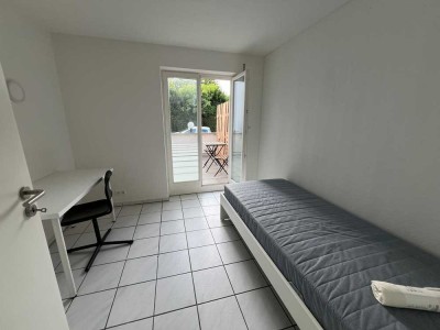 Wohngemeinschaft, Zimmer im Erdgeschoss mit Terrasse zu vermieten