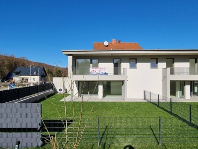 NEUBAU - DOPPELHAUSHÄLFTE IN SONNIGER LAGE