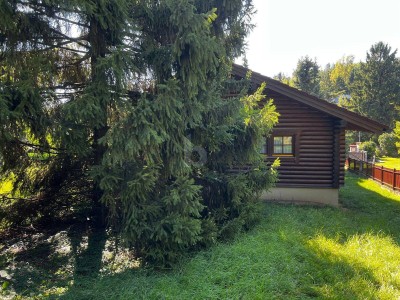 CHARMANTES BLOCKHAUS IN EXKLUSIVER LAGE