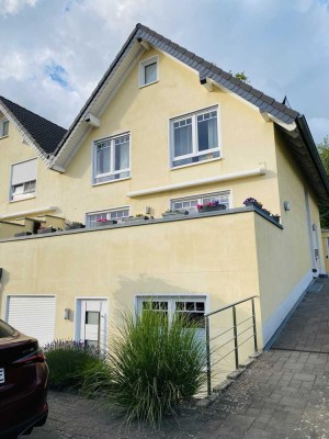Helle Einliegerwohnung in Overath-Heiligenhaus mit Fußbodenheizung und Einbauküche