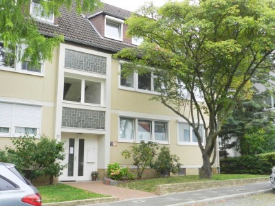 SUPERSCHICK IN BEVORZUGTER WOHNLAGE - 3-ZIMMER-WOHNUNG IM HOCHPARTERRE!!!!