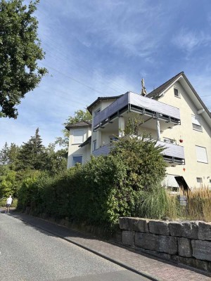 Wunderschöne 4 Zimmer Wohnung mit Balkon in kleiner Wohneinheit