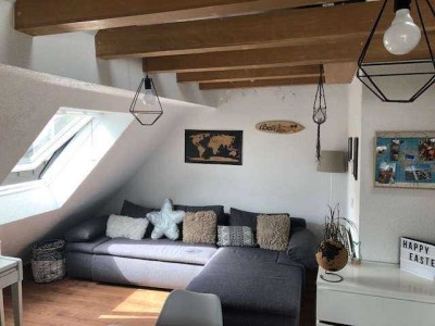 Gemütlich-moderne 2-Zimmer-Wohnung mit offenem Blick ins Dachgeschoss