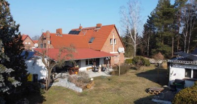 familienfreundliches und gemütliches, massiv gebautes Wohnhaus in ruhiger, idyllischer Lage