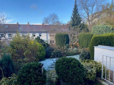 **Bezahlbares Reihenhaus mit viel Platz und Garage in Toplage Böblingen – Ihr neues Zuhause!**