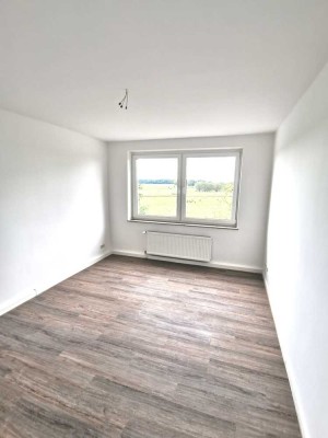 Erstbezug nach Renovierung! Helle, freundliche 3 Zimmer Wohnung in Groß Petershagen