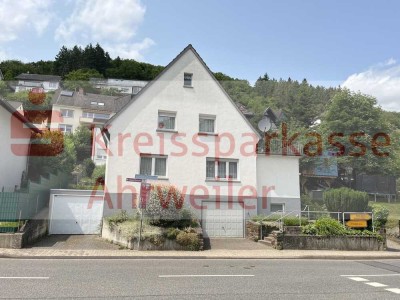 Großzügiges Einfamilienhaus in zentraler Lage!