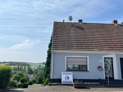 LEBACH : KLEINES Haus mit ANBAU - POTENTIAL und 1506 m² TRAUMGRUNDSTÜCK !