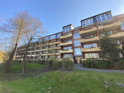 Besichtigung auf Anfrage - Großzügige 2-Zi-Maisonette mit Balkon und Seeblick! -
