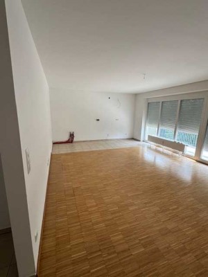 Schöne großzügige 3-Zimmer-Wohng in Martinsried