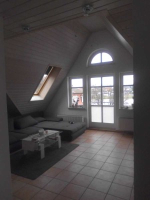 Attraktive 3-Zimmer-Dachgeschosswohnung mit gehobener Innenausstattung mit Balkon in Miltenberg