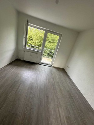 Nachmieter gesucht: Frisch renovierte 3-Zimmer-Wohnung mit großem Balkon in Essen-Katernberg (45327)