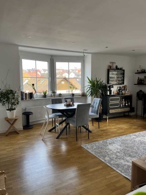 Renoviert und modernisiert-  zentrumsnahe 3-Zimmer  Wohnung mit Garage