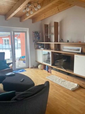 Sehr schöne Penthousewohnung in Top Lage, gut ausgestattet. 2 Balkone.