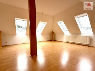 Gemütliche 2-Raum-Dachgeschosswohnung in Gornsdorf mit PKW-Stellplatz!
