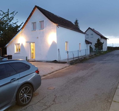 „Schönes, kleines, neu renoviertes Haus zu vermieten
