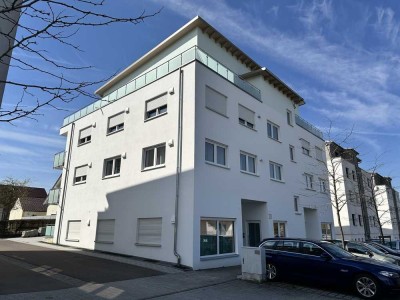 Attraktive und neuwertige 4-Zimmer-Wohnung mit Balkon und TG-Platz