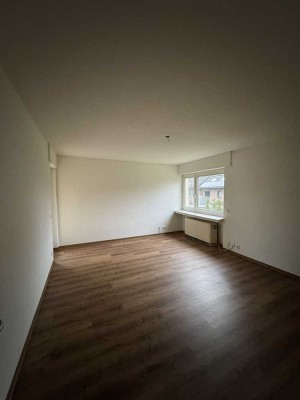 Schöne 2-Zimmer-Wohnung im Erdgeschoß mit Balkon in Langenfeld (Rheinland)