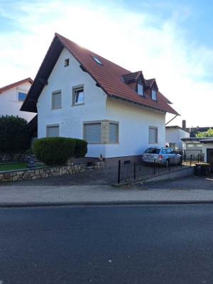 Günstiges, gepflegtes 7-Raum-Einfamilienhaus in Essenheim