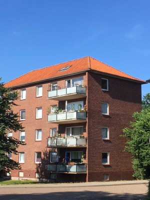 Renovierte 4 Zimmer Wohnung mit großem Westbalkon in  Buxtehude