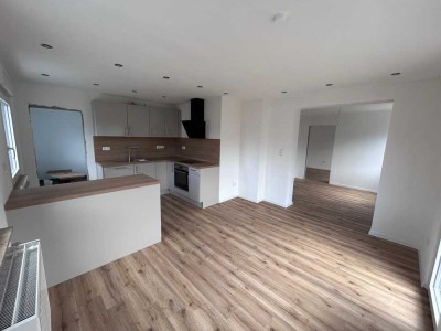 Erstbezug nach Sanierung 3,5 Zimmer - Wohnung mit gehobener Innenausstattung mit EBK in Bad Rappenau
